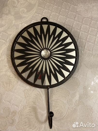 Крючки для одежды настенные