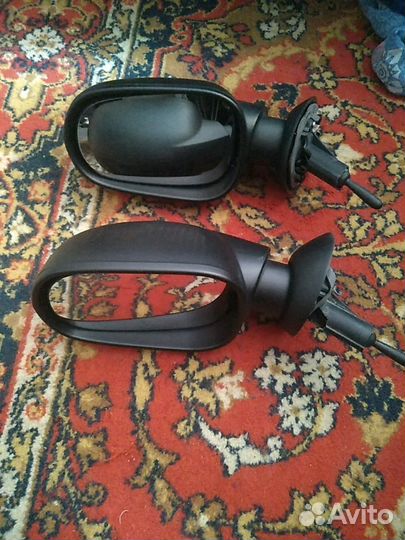 Боковые зеркала на Рено Логан до 2011г