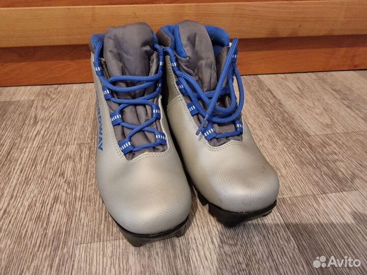 Лыжные ботинки 34р