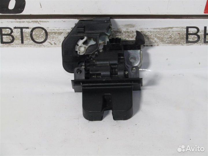 Замок багажника Skoda Rapid 1.6 CWV 110 Л.С