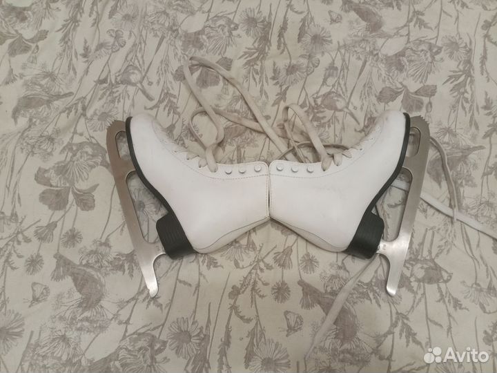 Коньки фигурные детские 33 размер