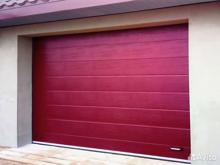 Секционные ворота / Гаражные ворота