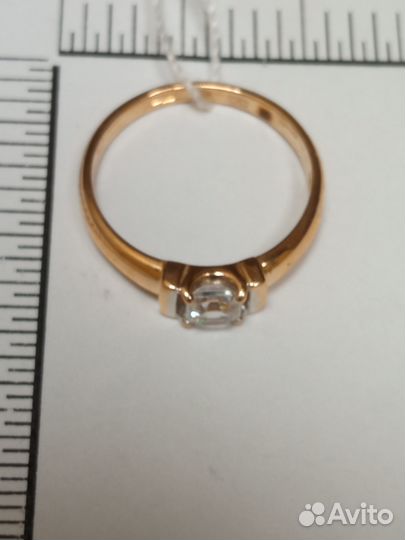 Золотое кольцо с камнем 16р