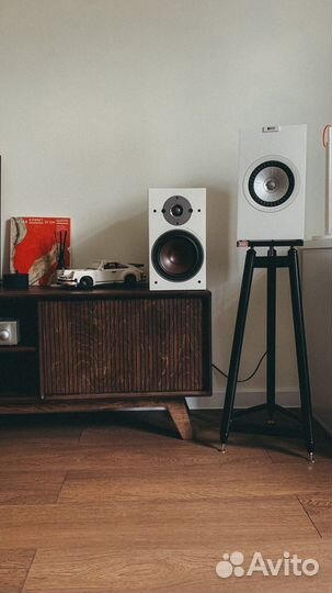 Стойки для акустики