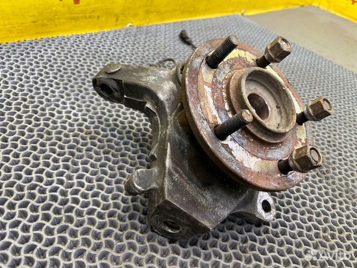 Кулак поворотный передний правый Chrysler Pacifica