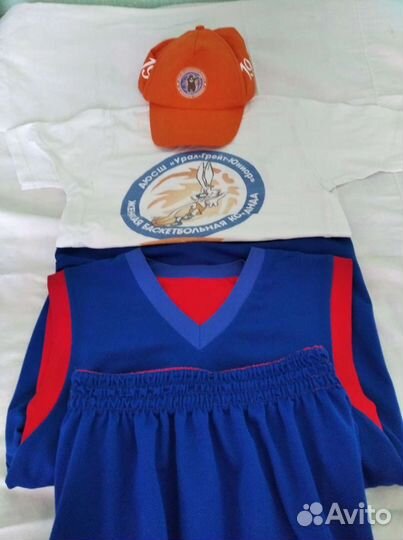 Спортивный костюм для девочки 10-12 лет