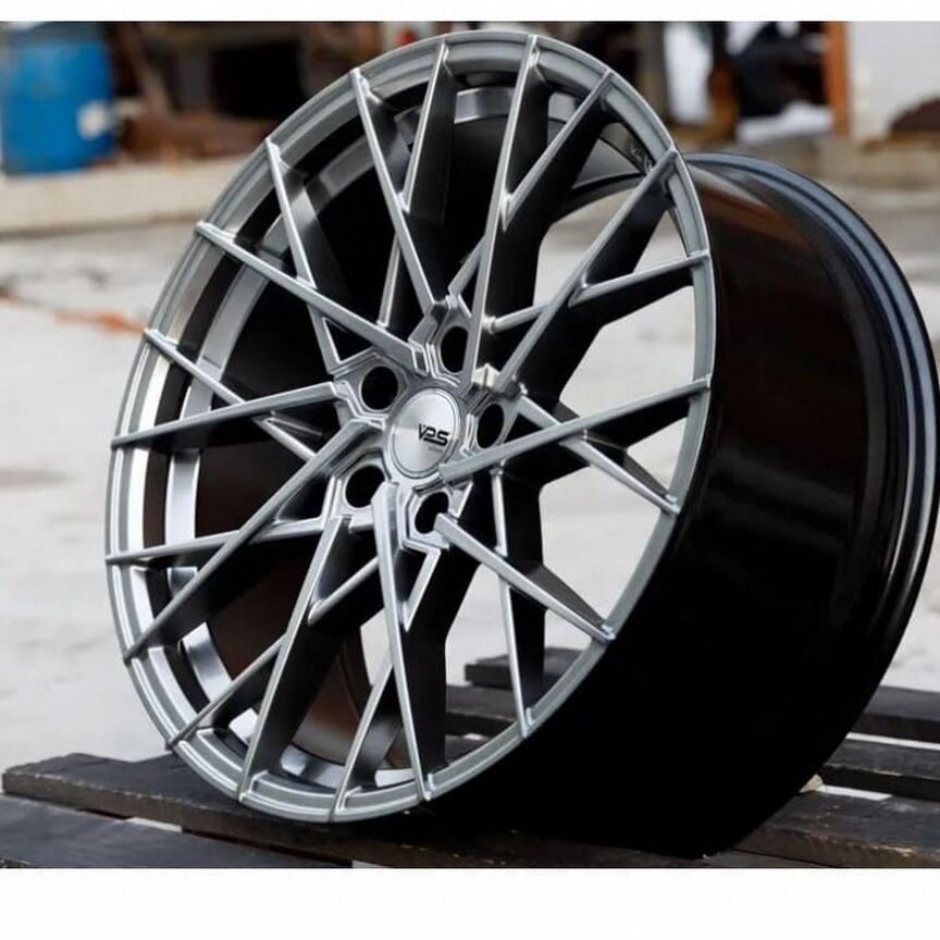 Литые диски Vossen VFS-1 8.5×R19 5×114.3