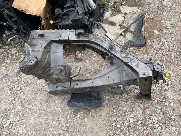 Передняя левая четверть Тойота Камри 70