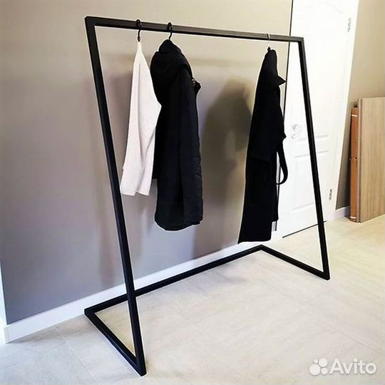 Рейл, вешало для одежды