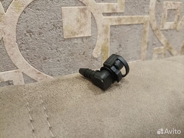 Штуцер трубки охлаждения 55354565 (дроселя)