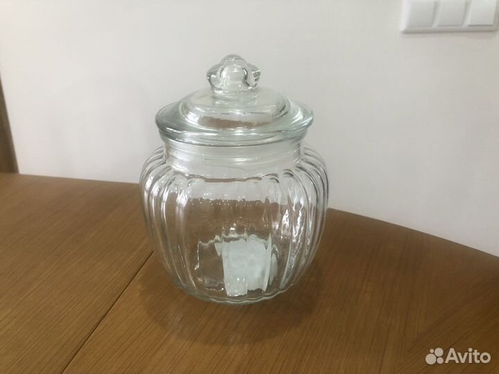Банка стеклянная с крышкой