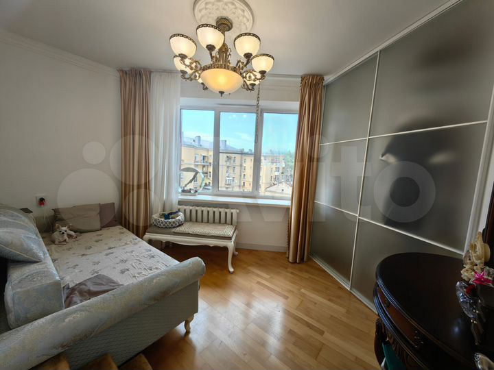 3-к. квартира, 93 м², 6/10 эт.