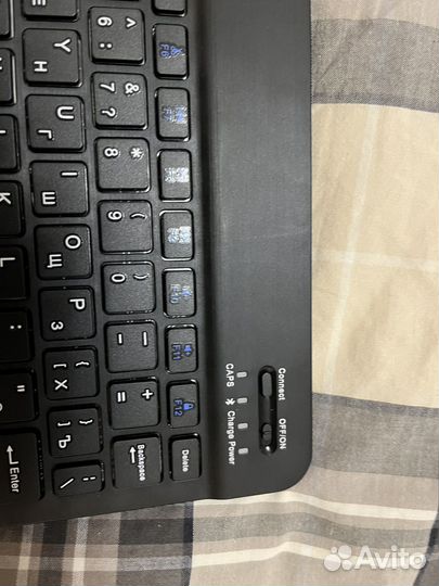 Беспроводная bluetooth клавиатура легкая