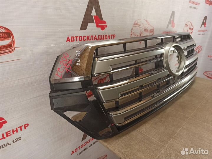 Решетка радиатора Toyota Land Cruiser 200 с 2015 г