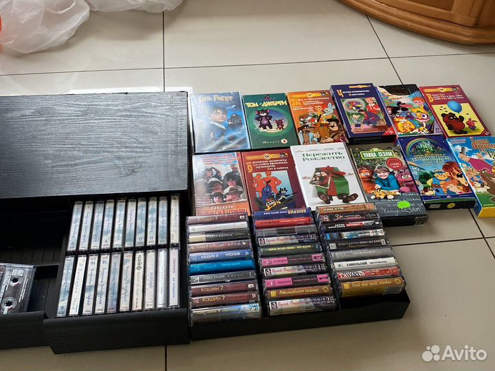 Аудио кассеты и видео фильмы