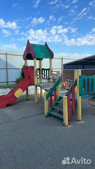 Детский игровой комплекс с горкой