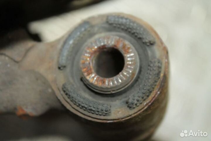 Ступица кулак задний левый Toyota Celica 230 231