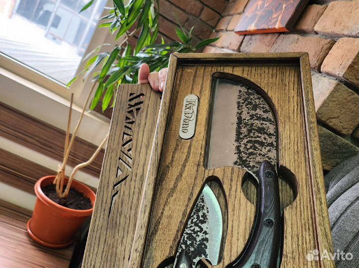 Сербский нож в подарочном кейсе