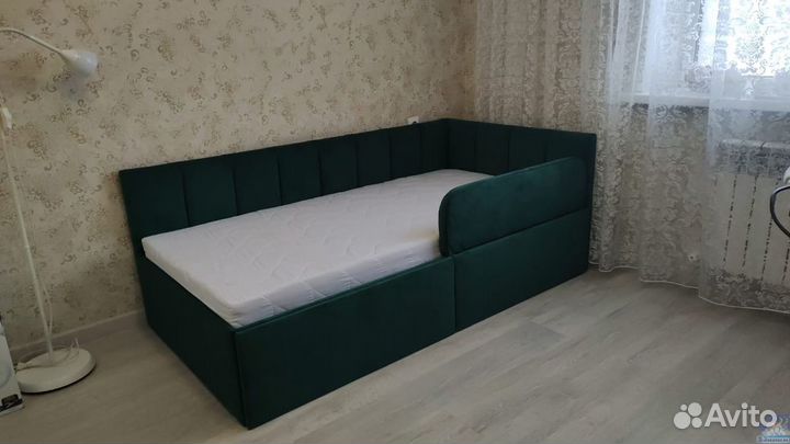 Детская кровать с матрасом