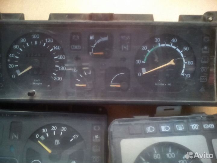 Щитки приборов Рено 9, Рено 11