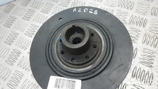 Шкив коленвала демпферный бензиновый BMW 8 E31 (62