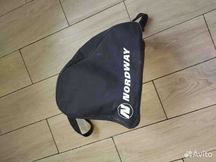 Коньки хоккейные