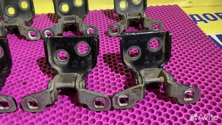 Петля двери Renault Logan