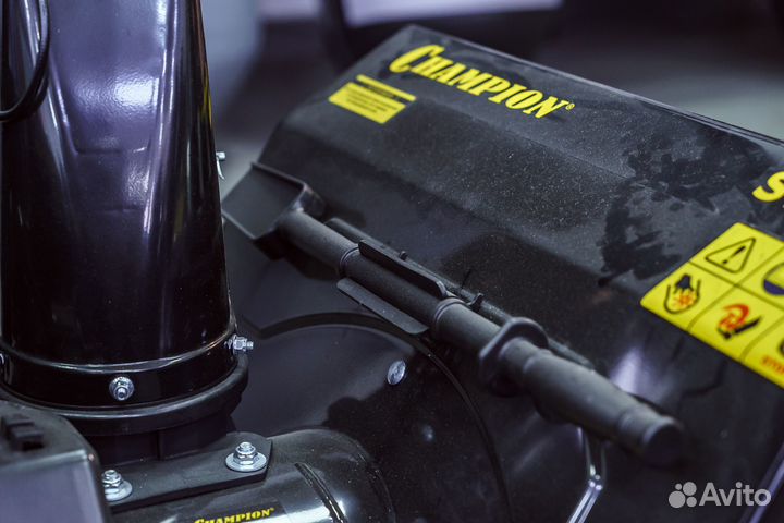 Снегоуборщик champion 661 ST витрина