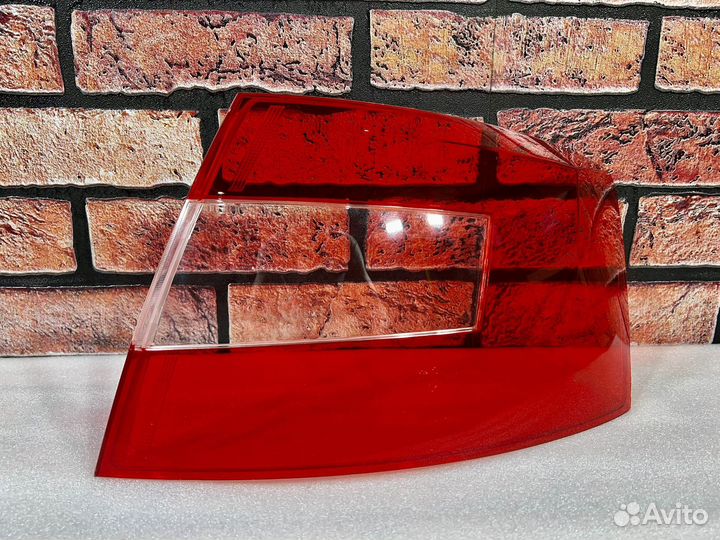 Фонарь задний правый Skoda Octavia A7