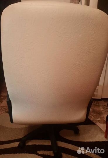 Офисное кожаное кресло бу