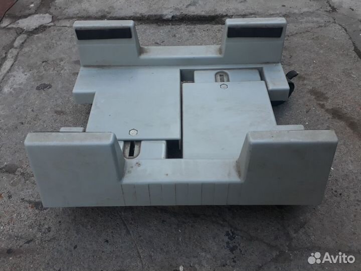 Подставка для компьюторного блока