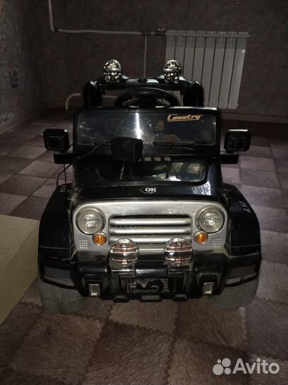 Детский электромобиль jeep