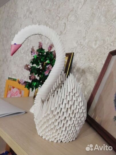 Бумажный лебедь (оригами из бумаги)