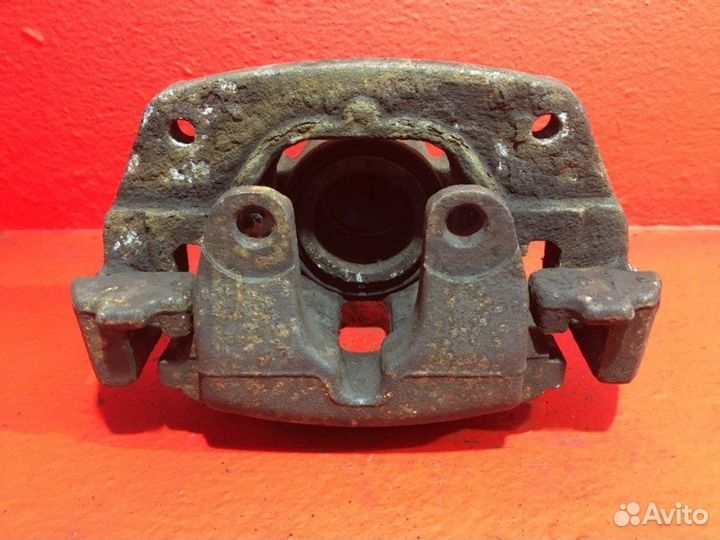 Суппорт передний правый Bmw X5 E53 M54B30 2003