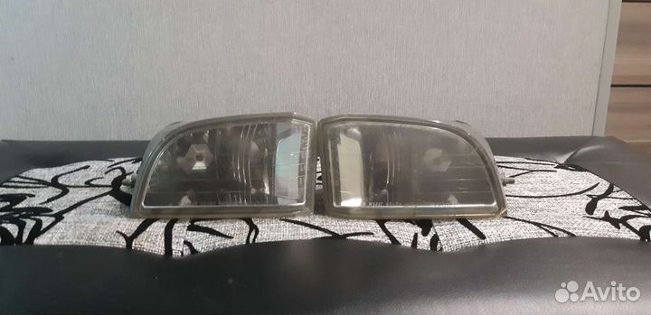 Фара противотуманная в бампер Toyota Rav 4