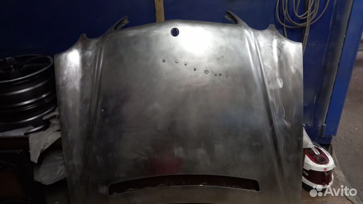 Капот на mercedes w210