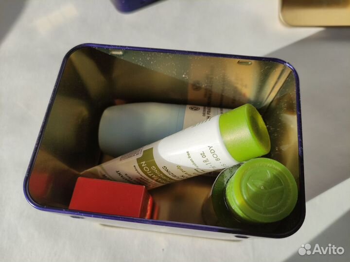 Жестяная коробка домик Ив Роше 1штука