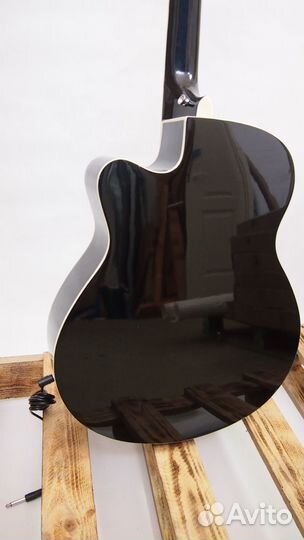 Электроакустическая гитара