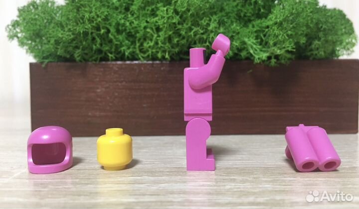 Lego minifigures Pink Astronaut