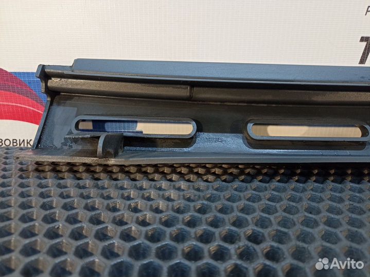 81619500274 Дефлектор воздушный