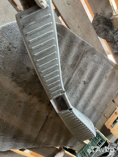 Накладка замка крышки багажника Ford C-max