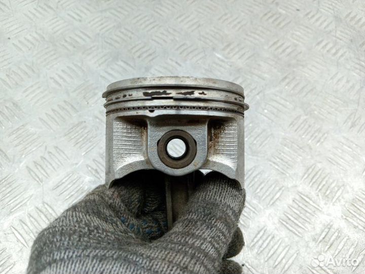 Поршень с шатуном Mitsubishi Colt 6 Z25A 1.3 4G19