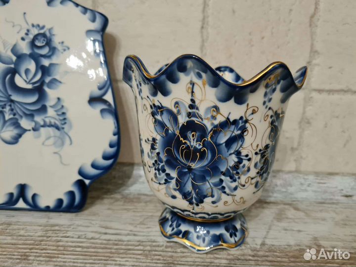 Подсвечники, ваза, доска фарфор Гжель