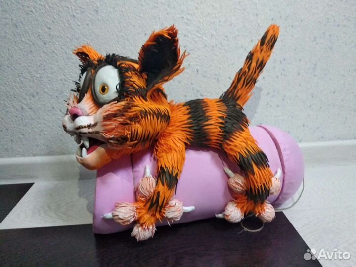 Кот на колбасе (чехол для бутылки)