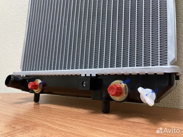 Радиатор охлаждения Дайхатцу Стория 98-04