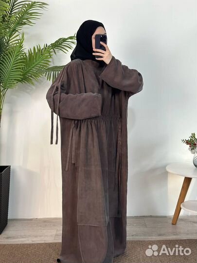 Женское платье с баской