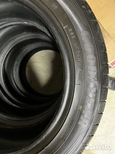 Goodyear EfficientGrip Performance 215/55 R17 94V