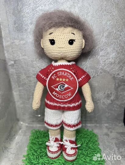 Вязаная кукла крючком - футболист Спартак