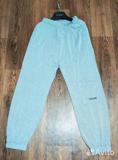 Спортивный костюм женский