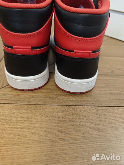 Кроссовки Nike Air Jordan 1 Mid Alternate Bred